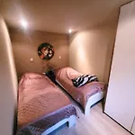 Wooden Nature Chalet - Dennenrhode